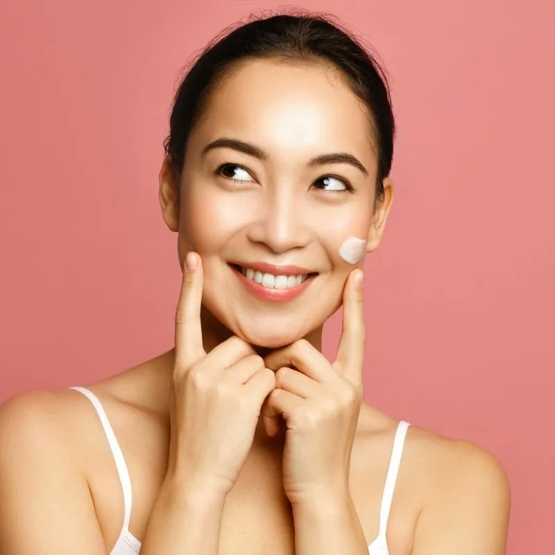 celulub's tweet image. The Secret to Beautiful Japanese Skin: Tradition Meets Innovation

The radiant skin of Japanese people is rooted in centuries-old traditions and enhanced by cutting-edge technology. From Heian period aesthetics and the rejuvenating power of onsen culture to modern skincare…