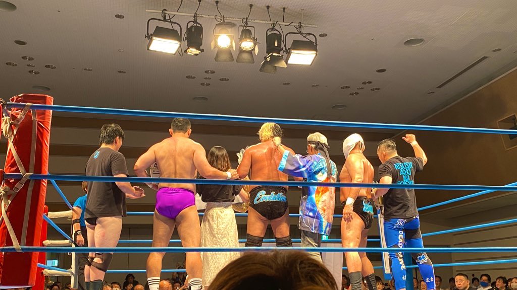 prs617's tweet photo. 諏訪魔さん誕生日おめでとうございます🎂
ケーキ食べるぞ！オイッ！
#ajpw #諏訪魔さん #諏訪魔誕生日 https://t.co/4NE4Mj3UuS