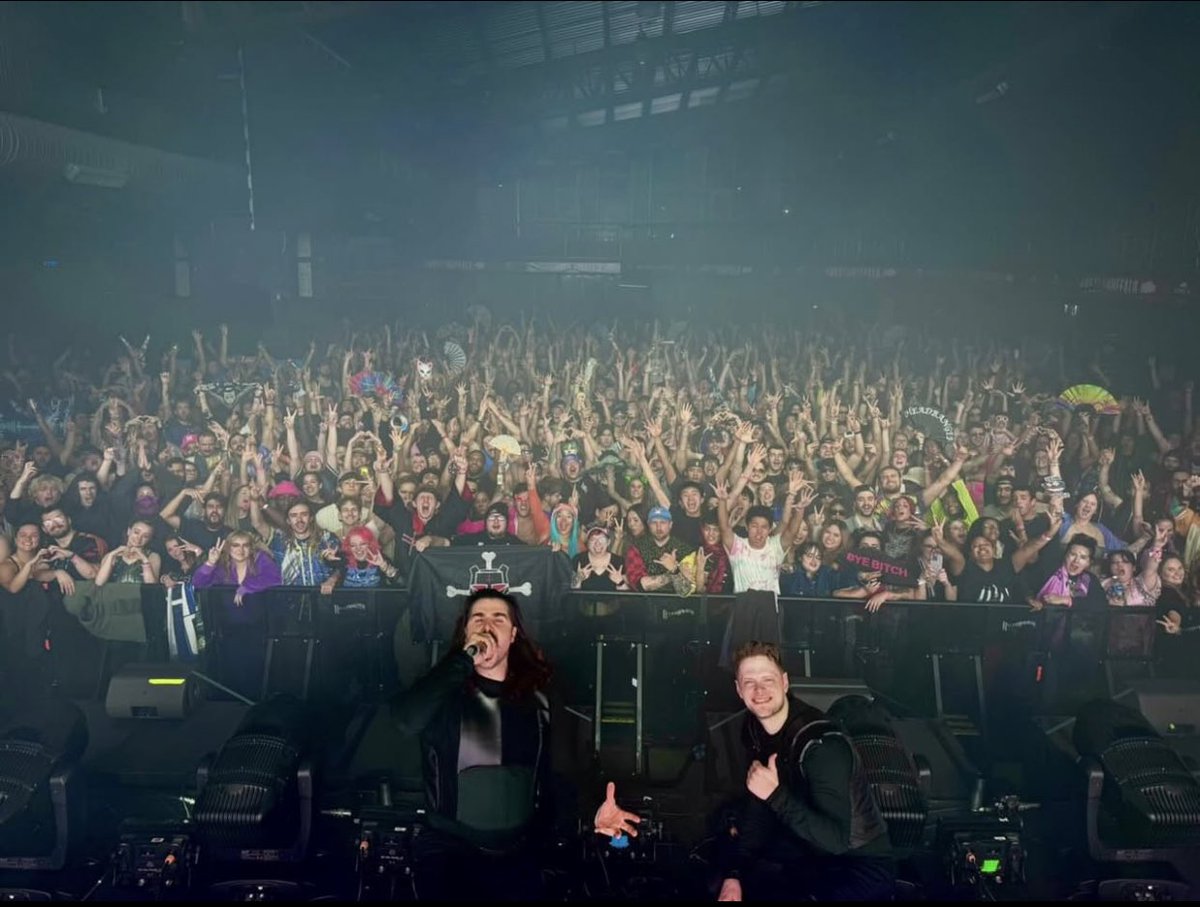 JamesP1123's tweet photo. @OfficialBTSM in case you wanted to know whether we had a great time at church #Doffy #Buggy #ONEPIECE https://t.co/ee0ENmeK94