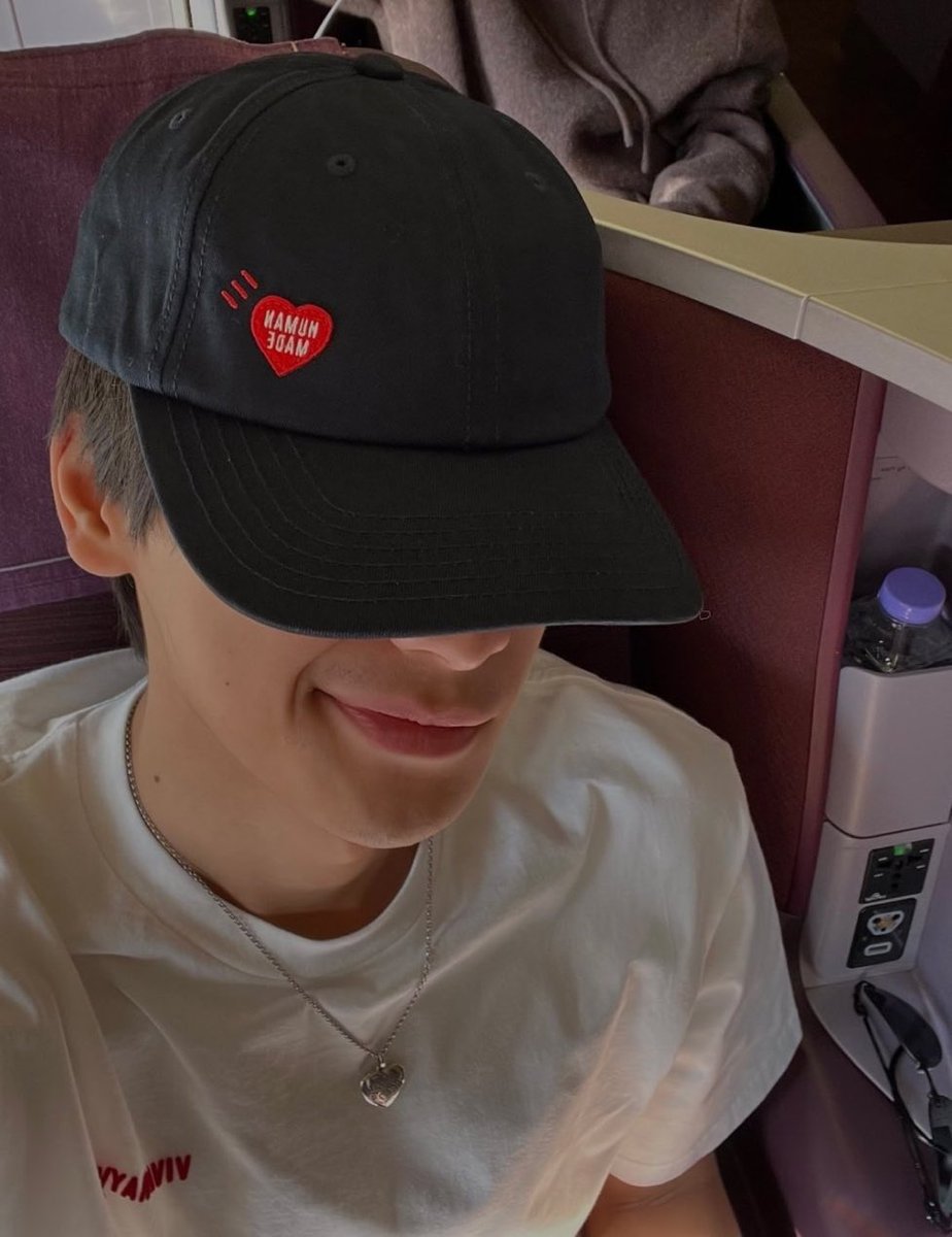 since #plutoyesterday is dropping something 🆕 soon, it’s time to remind everyone that Book’s brand’s last drop was so iconic, he had people in the industry wearing his design.