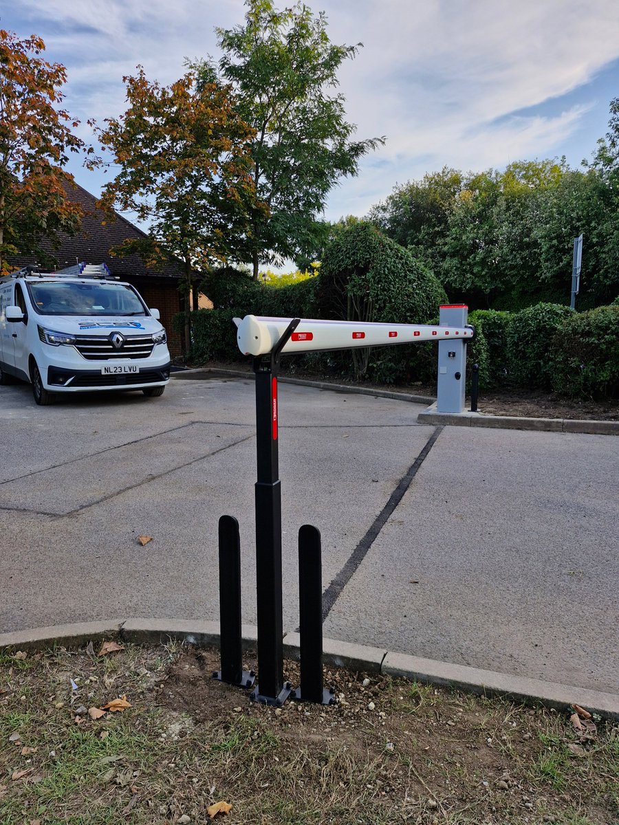SCSautomationuk's tweet image. Check this out! New barrier installation with a @PaxtonAccess video entry solution! Nice job team #staysafe #accesscontrol #barrier #entry #exit