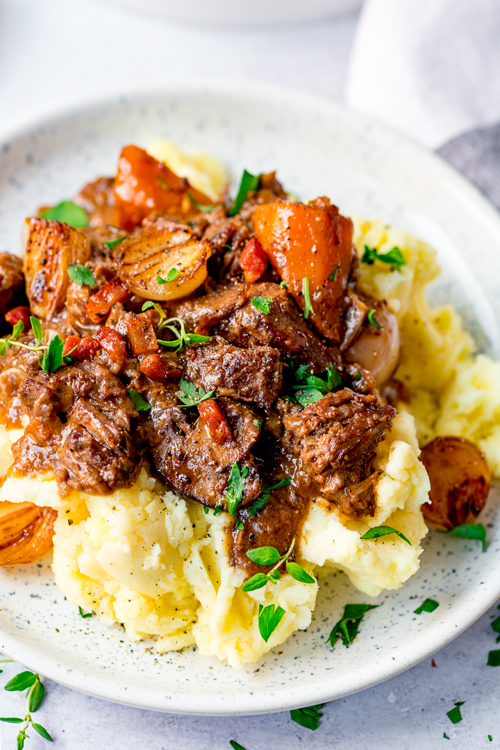 KitchenSanc2ary's tweet photo. A sumptuously rich slow-cooked beef stew braised with red wine and topped with crispy pancetta. 
Beef Bourguignon makes a stunning-yet-comforting winter dinner.

https://t.co/2RfQXJdWGE
#kitchensanctuary #foodie #recipe https://t.co/1kGGCPwpEA