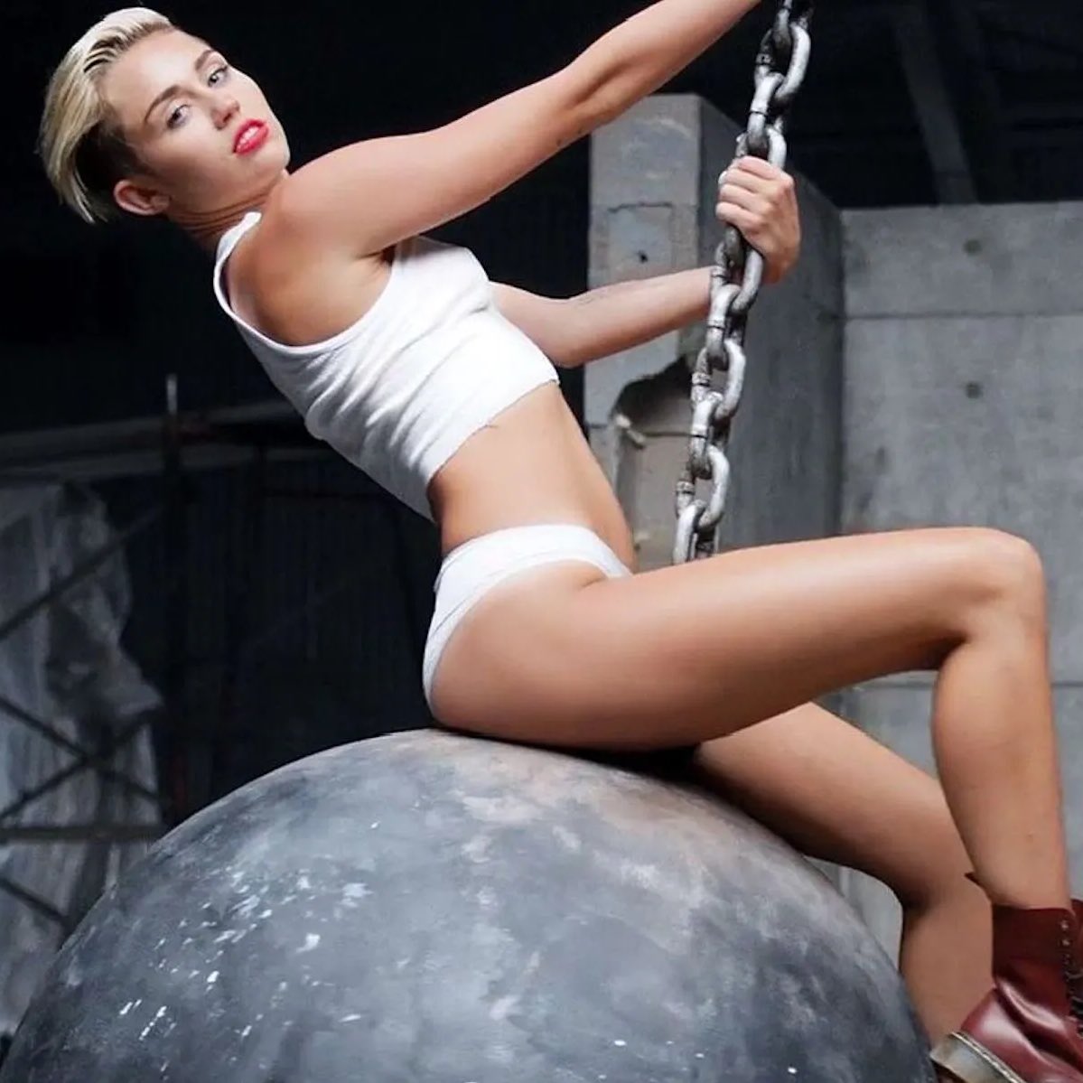 Miley Cyrus when asked what inspired ‘wrecking ball’ in new interview.

“My man wasn't acting right!”