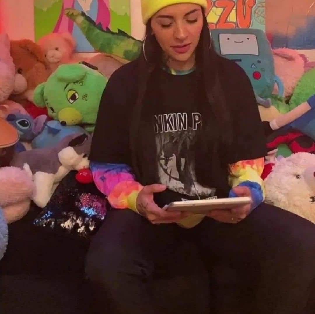 _davidluis1's tweet image. CAZZU ESTÁ MUY FLEIZ 😇❤️‍🩹

Cazzu: “estoy muy feliz dando inicio de nuevo en mi vida, lejos de todo lo que me estaba estorbando y atrasando en proyectos, ahora si espero darles un buen trabajo y prepárense que yo ya estoy súper lista”

Te amamos Cazzu