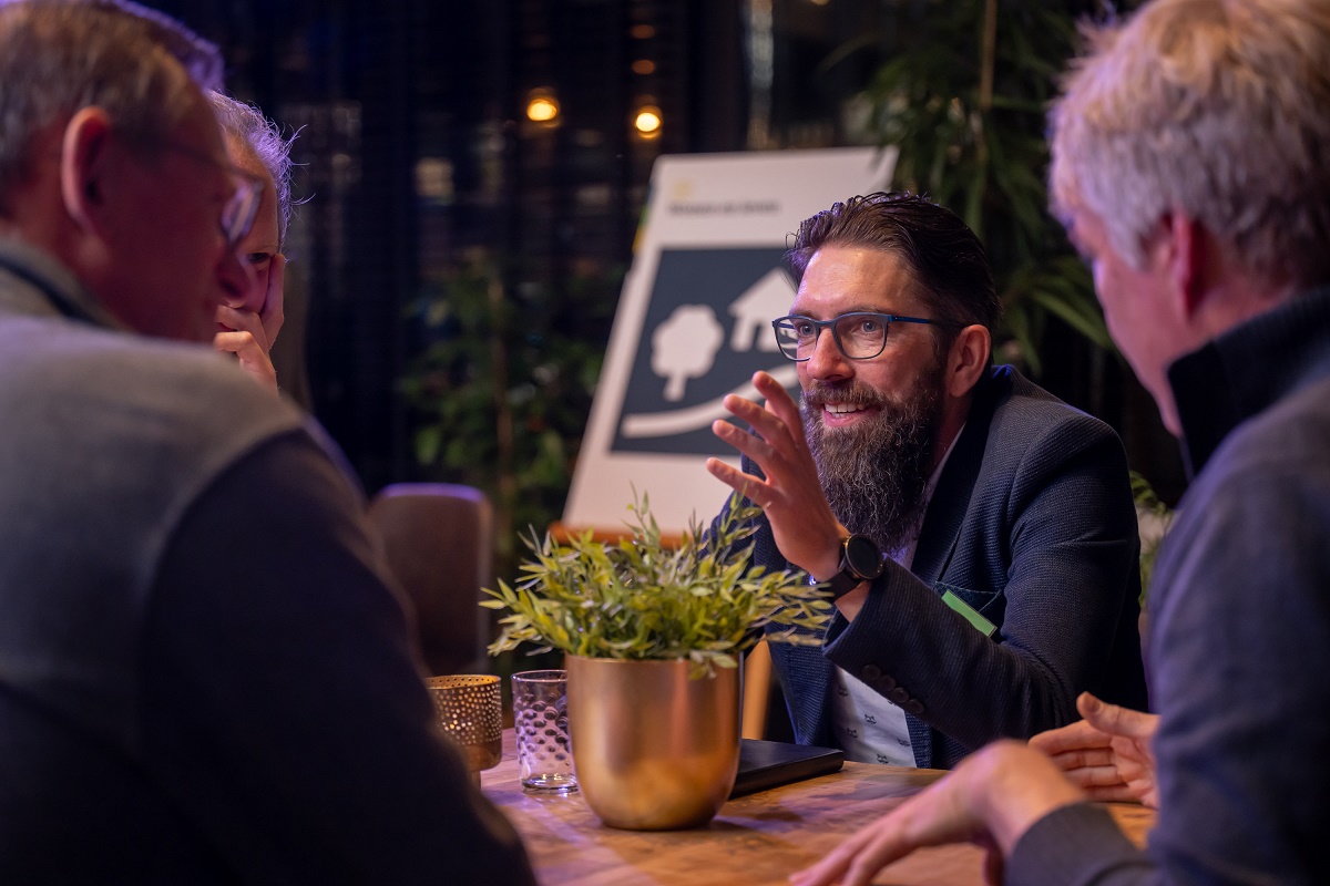 65 Statenleden, gemeenteraadsleden en betrokken inwoners kwamen op 20 november 2024 samen in Harderwijk voor ‘Provinciale Staten trekken de streken in’. Lees het nieuwsbericht ➡️ 
bit.ly/4fVyzBM