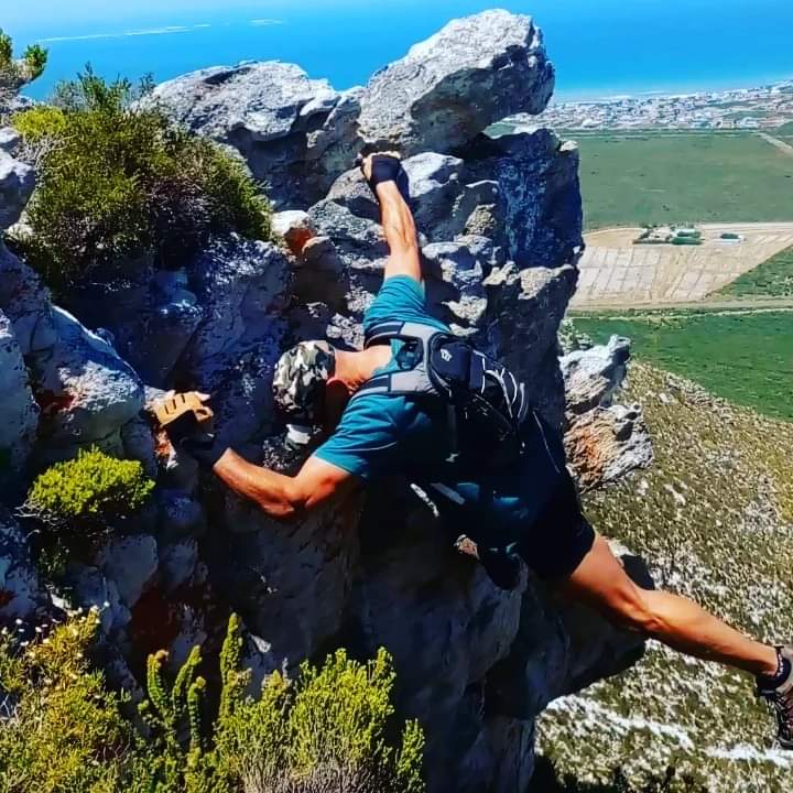 noujouhaan's tweet photo. Dominate the DAY

#DominateTheDay #cman #CManAdventures #cmanafrica #AdventureLifestyle #AdventureAwaits #adventure #ExtremeAdventures #exploreafrica #extreme #trailrunning #mountain #mountaineering https://t.co/4laWrvyNJg