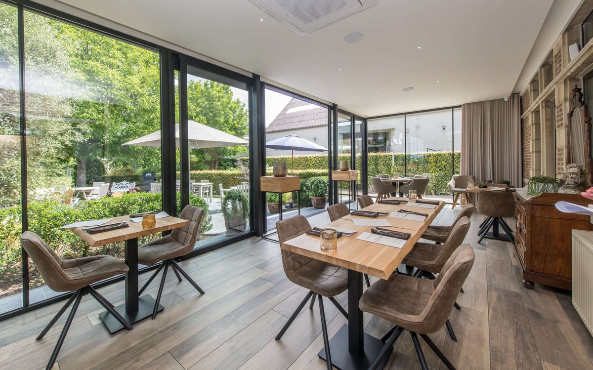 WillemsVerandas's tweet image. ☕️ Gezellig de winter in met Willems Veranda’s! Geef jouw horecazaak een uitbreiding vol natuurlijk licht en met uitzicht. Laat jouw klanten genieten van een warme en heldere ruimte – ongeacht het weer! #WillemsVerandas #Horeca