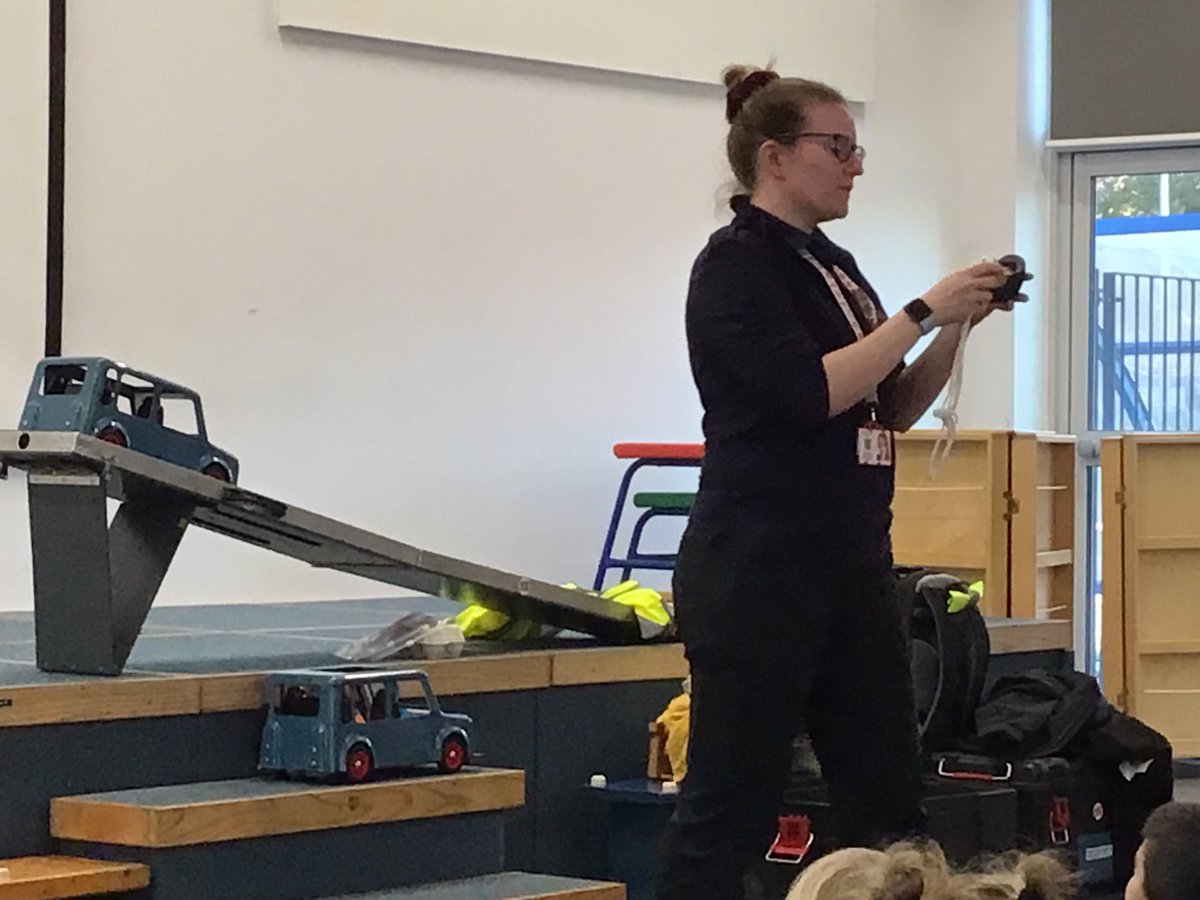 HilderthorpeSch's tweet photo. Thank you to Liz from @HumberRoads for delivering our assembly on safe travel on a bike and in a car #hilderthorpe #hildvalues #hildsafety #hildPSHE Remember to wear a helmet on a bike and a seatbelt in a car. https://t.co/PDHtnxJtEz