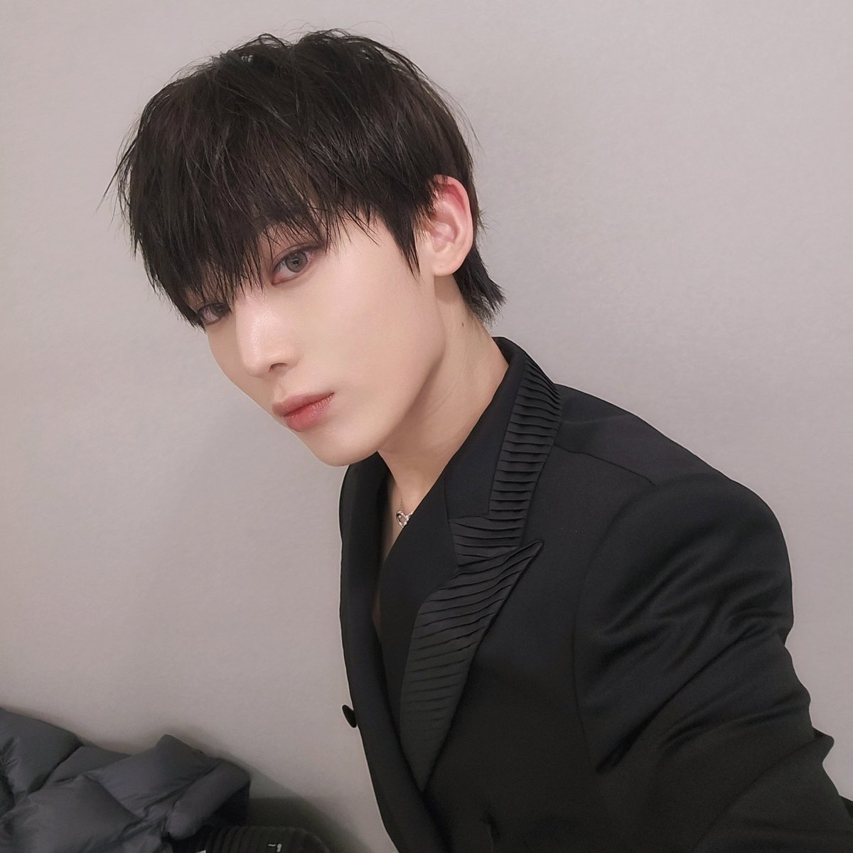 enhypenweverse's tweet photo. [ #선우's Post ] 241123

#SUNOO: We were able to get an award thanks to ENGENEs. I’ll work harder in the future and want to make lots of memories with ENGENEs hehe. Good night 🖤

(1/2)

@ENHYPEN_members @ENHYPEN #ENHYPEN #엔하이픈 https://t.co/Uf2Dyb8UVJ