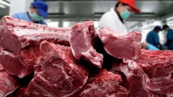 Sabías que los precios de la  carne actualizados por IPC desde Enero a Octubre deberían valer la 1/2 res $6.685,92, la Nalga $14.361,14, el asado $ 13.255,34 y picada común $ 8.000,22; precios actuales 1/2 res $ 4.489, 9.229, 8.120 y 5.254. Fuente  <a href="/IPCVA/">IPCVA</a>  <a href="/AFICcba/">AFIC</a> Está cara?