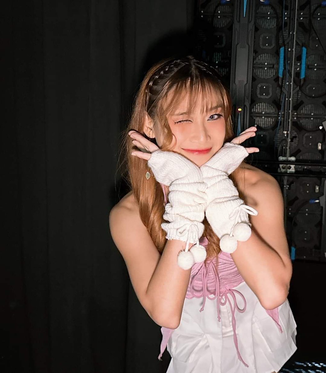 [241122] ROCHER |  Dunkin’ Be My Belle Fanmeeting in Manila

<a href="/official__yara/">YARA</a> IG Update link:
instagram.com/p/DCrXayFTFtT/…

#YARA #YARA_PH #BeMyBelle
#YARA_Rocher #YARA_RocherUniverse #YARA_KatawanFlow #ppop #PPOPrise