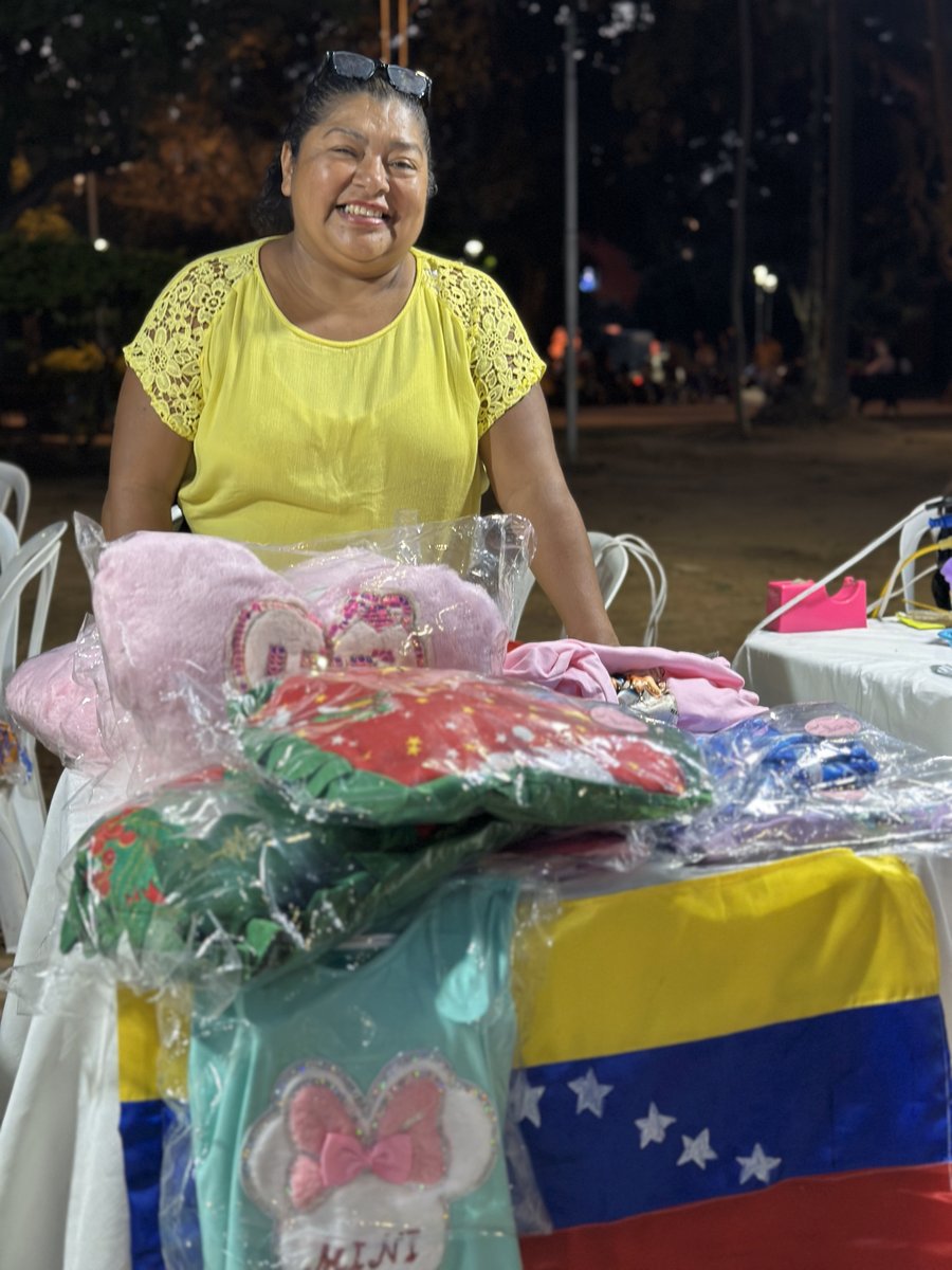 ACNURConoSur's tweet photo. El emprendimiento es una herramienta poderosa para la integración de las personas refugiadas👥

Con el apoyo de #ACNUR, se llevó a cabo la Feria de Emprendedores de Conexión en el Parque Blacutt de Santa Cruz 🇧🇴 https://t.co/YqeAsfh0SS