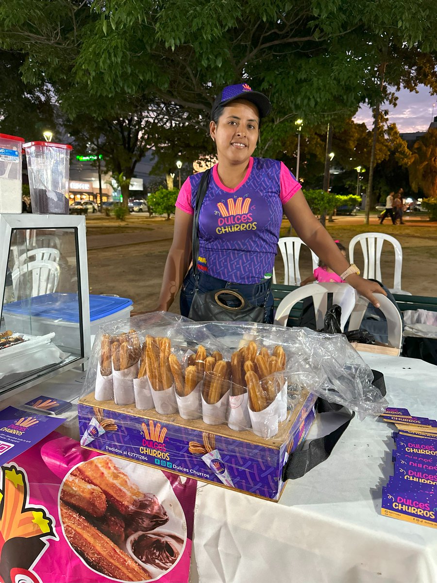 El emprendimiento es una herramienta poderosa para la integración de las personas refugiadas👥

Con el apoyo de #ACNUR, se llevó a cabo la Feria de Emprendedores de Conexión en el Parque Blacutt de Santa Cruz 🇧🇴