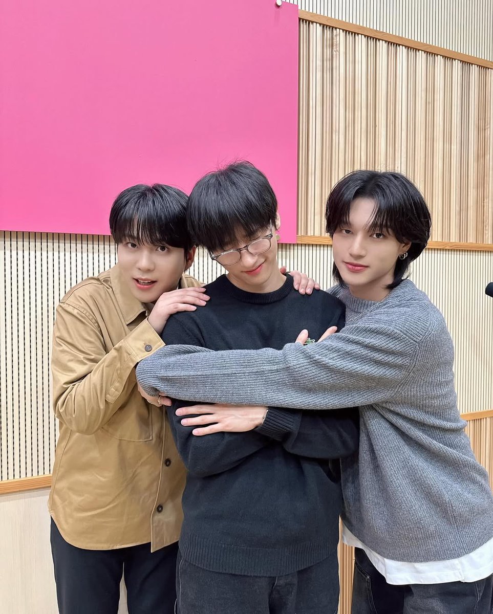 1024updates's tweet photo. [📷] Wooyoung and Jongho with MONSTA X I.M

#ATEEZ #에이티즈 @ATEEZofficial https://t.co/qXZmhkGAqe