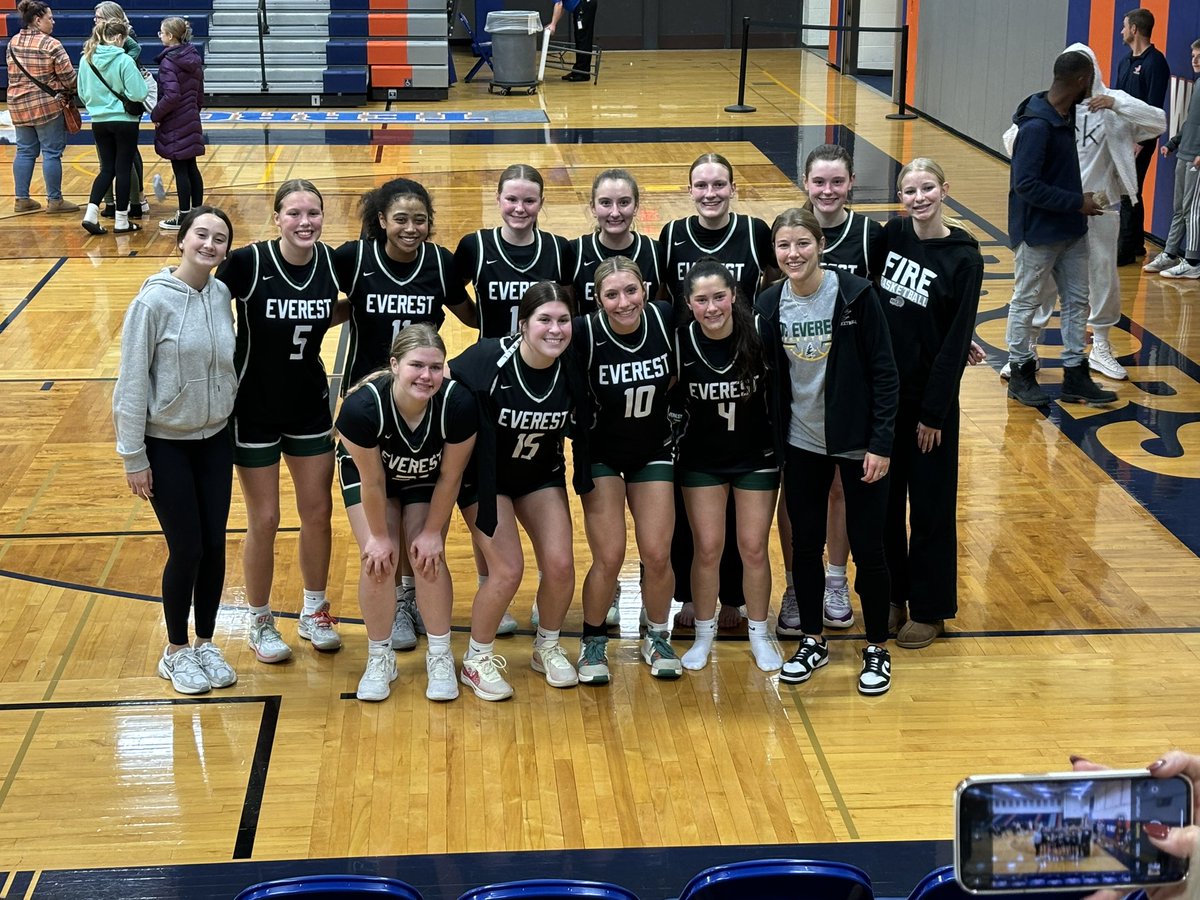 Congrats to Evergreens on starting the season with a victory last night over Appleton West! A big congratulations to Coach Bullis who started her DCE coaching career with her first win! #CarryTheE