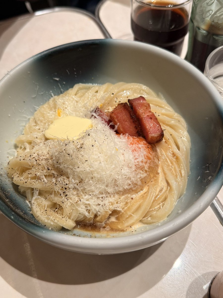 peatwasu's tweet photo. เช็คอินมื้อเย็นวันนี้ครับ ตามรอยแม่ชม อร่อยมากกกกกกก 🤤 https://t.co/ni1xqSIucm