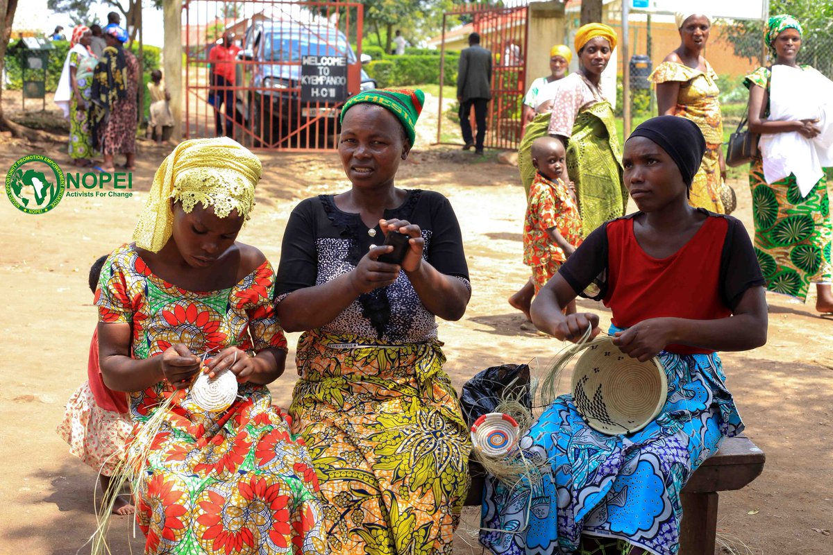 pad_africa's tweet photo. NOPEI Empowering refugee women in Rwamwanja through basket-making!  Our partnership withRSTC, and ELECU creates market opportunities from village to international levels. Buy handcrafted products, spread awareness, and support talented artisans! #EmpowerRefugees #CraftingFutures https://t.co/3YrImGUHTg
