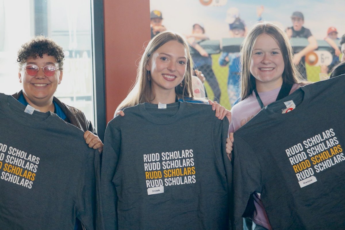We're coming up on the application deadline! 🗓️👀 Submit by December 1 and join the #ruddscholarfamily 🫂 We're so excited to meet you! ✨🤝
•
#ruddscholars #scholarship #fullride #kansas #seniors #apply #deadline
