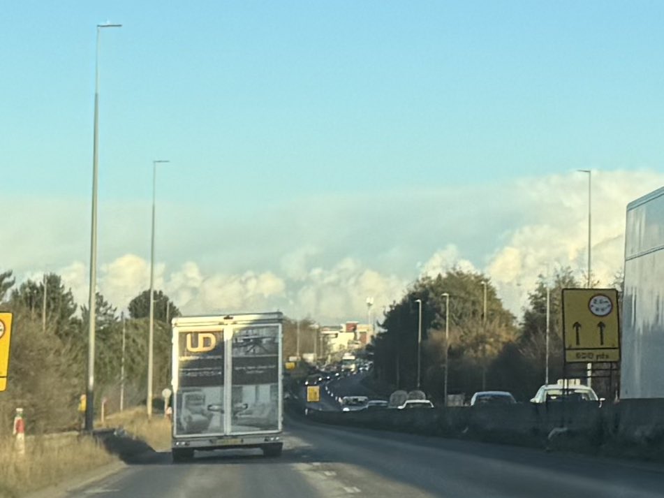 Magical cloud formation over Hull this afternoon. Clear sheet of cloud over the actual clouds!

Care to educate us <a href="/Hudsonweather/">Paul Hudson</a> <a href="/KeeleyDonovan/">Keeley Donovan</a> <a href="/peter_levy/">Peter Levy</a> ?