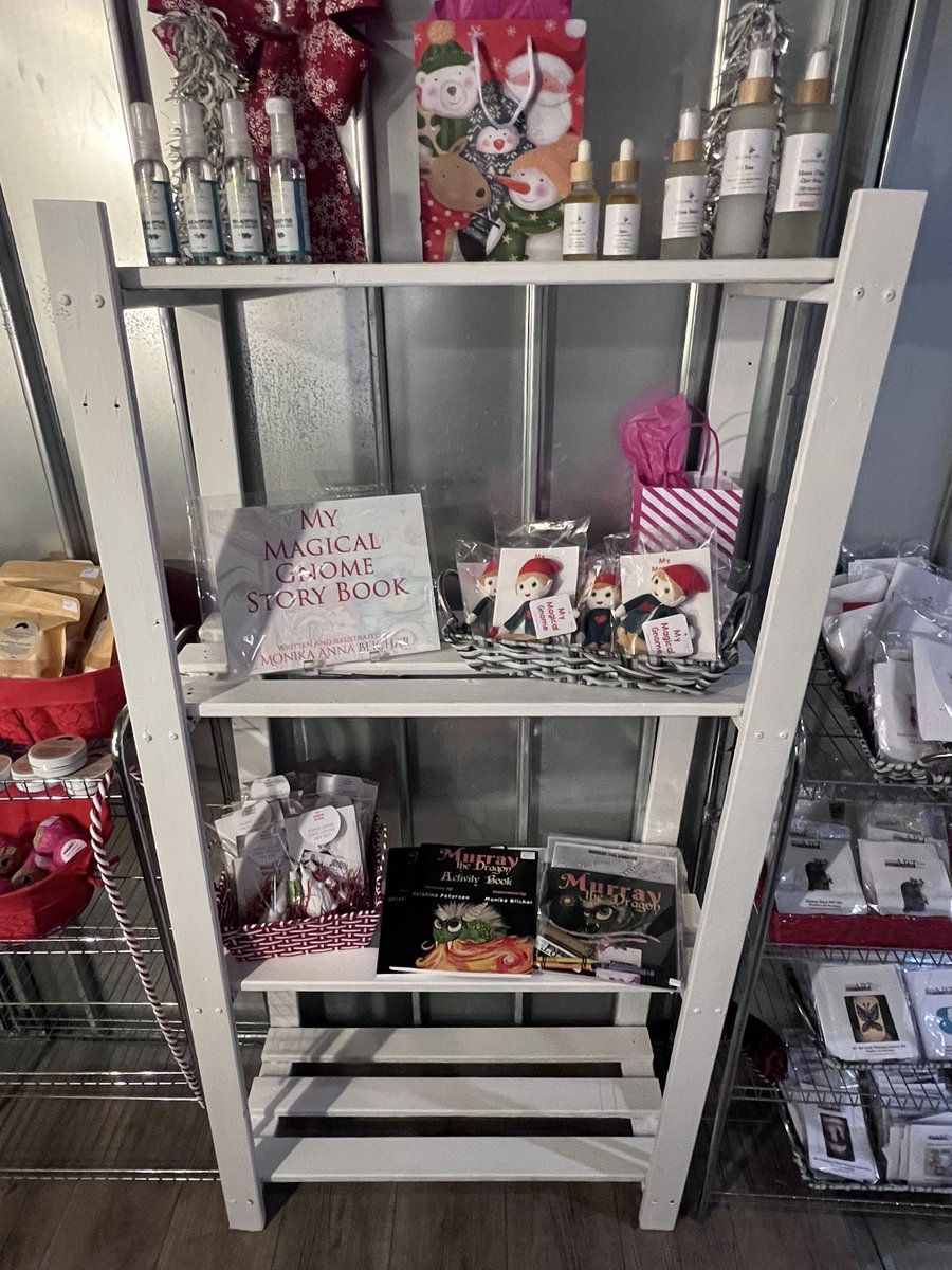 Shop our pop up kiosk at the Lynn Valley Mall until December 27! #northvancouver #lynnvalley #monikasartboutique #popup #holidaypromo #independentartists