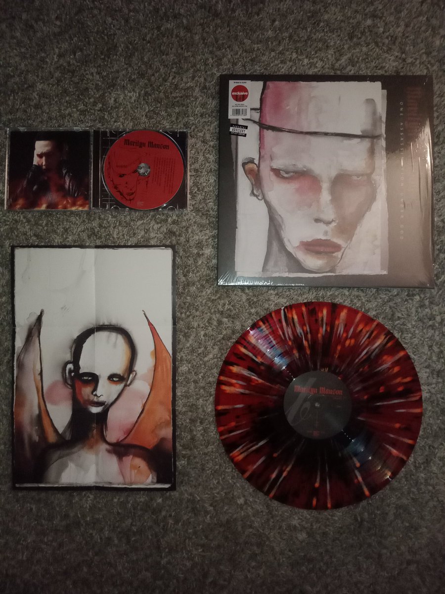 DAVIGUEL's tweet photo. @mulder_manson Went out to grab mine 🖤 https://t.co/cFEEFRkAvi