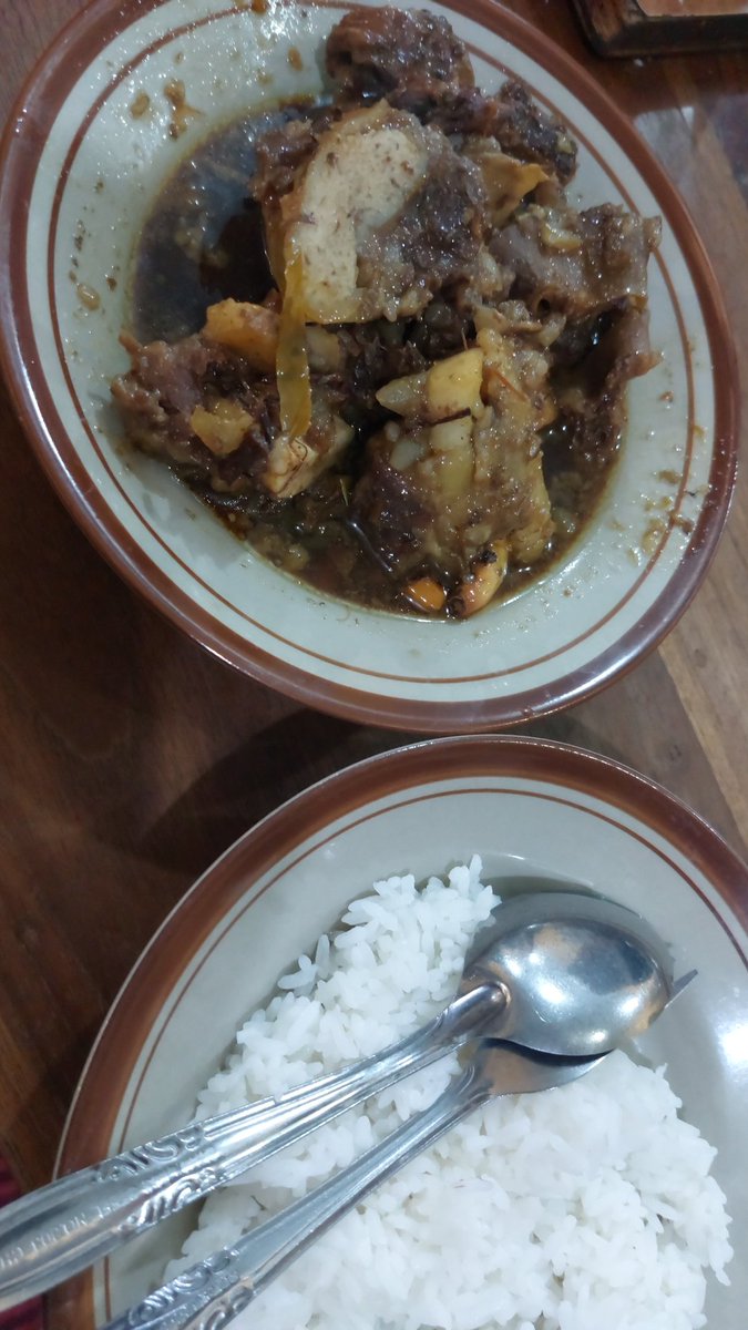 YPuspitaningrum's tweet photo. Iga bakar yogyakarta🤩 https://t.co/NKOIRShg3q