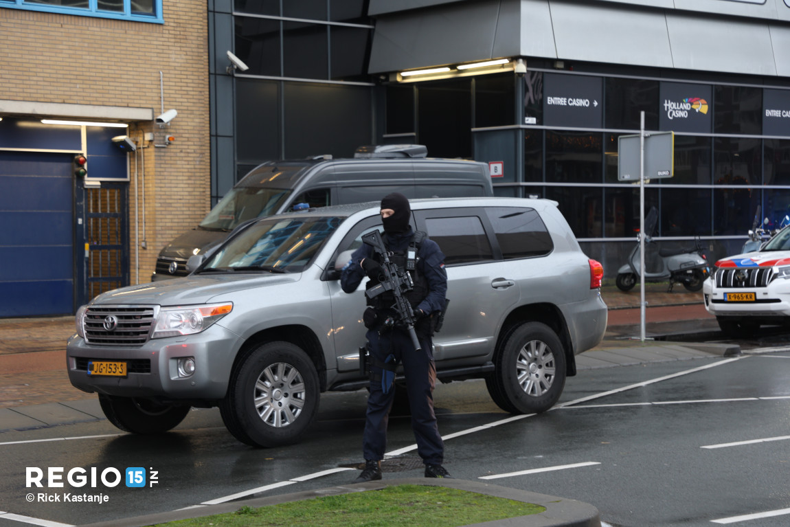 Nu online: 350 kilo cocaïne aangespoeld op strand bij #Scheveningen regio15.nl/nieuws/politie…