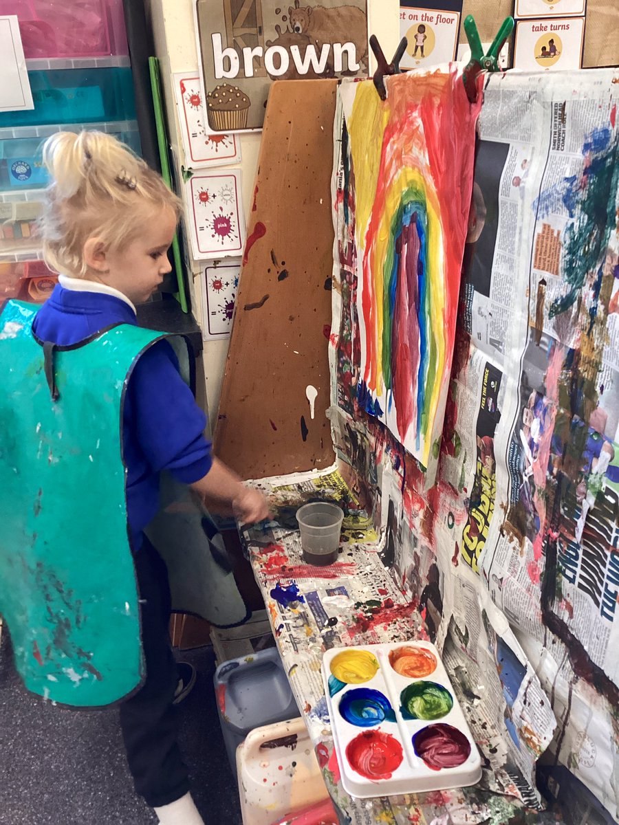 Happy Friday from EYFS. We have had lots of frosty fun this week. ❄️💙