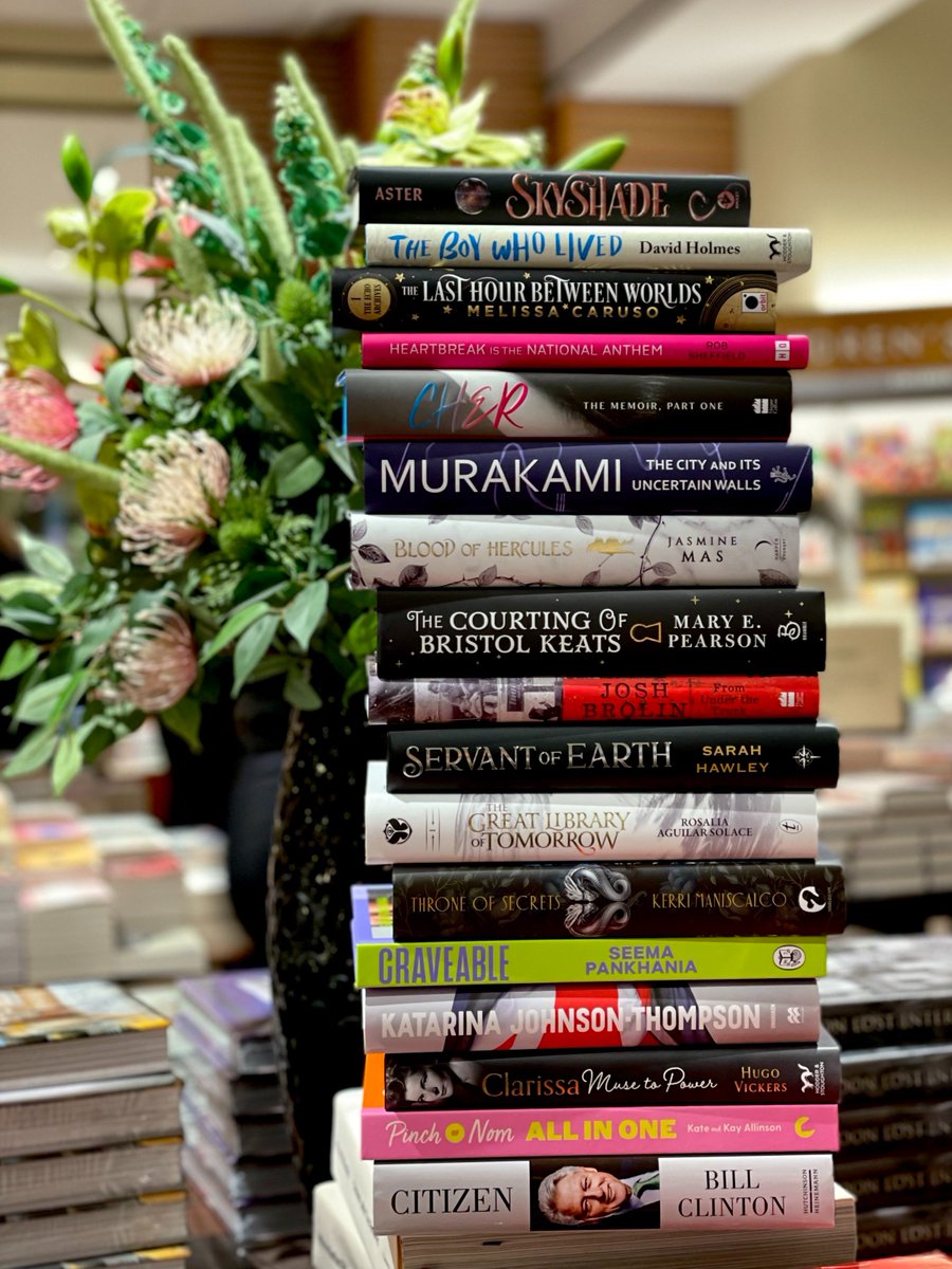 Waterstones's tweet photo. New releases! Which one would you pick? 😍 https://t.co/HUwth7j2UC