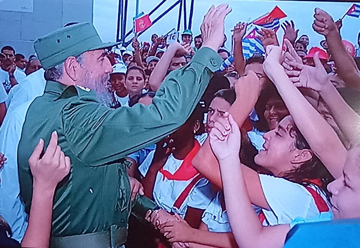 El amor de Fidel por su pueblo y en especial por los niños era recíproco.
#FidelPorSiempre