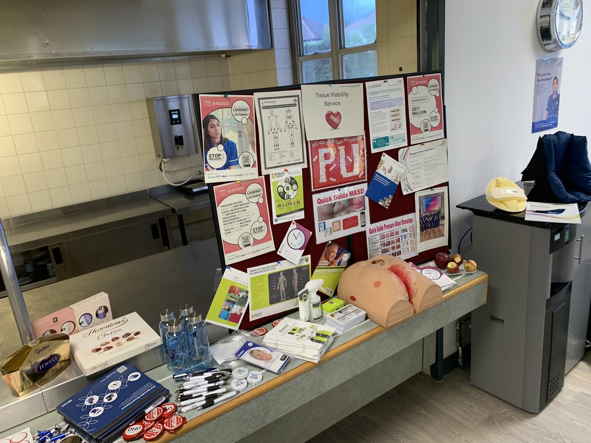 maria_tvlns's tweet image. Day 2 of Stop The Pressure now at Ellesmere Port Hospital @TheCountessNHS  #stopthepressue24 #patientsafety #avoidableharm #tissueviability @TheQNI 💕