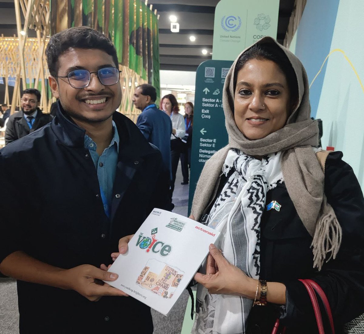 'The Voice', articulated grassroot voices through Bangladesh Youth COP 2024, presented to honorable adviser of Ministry of Environment, Forest and Climate Change, Bangladesh. ❤️

#COP29 
#Brighters 
#ActionAidBangladesh 
#BangladeshYouthCOP <a href="/N_A_Miraz/">Nazmul Ahsan Miraz</a> <a href="/antonioguterres/">António Guterres</a>