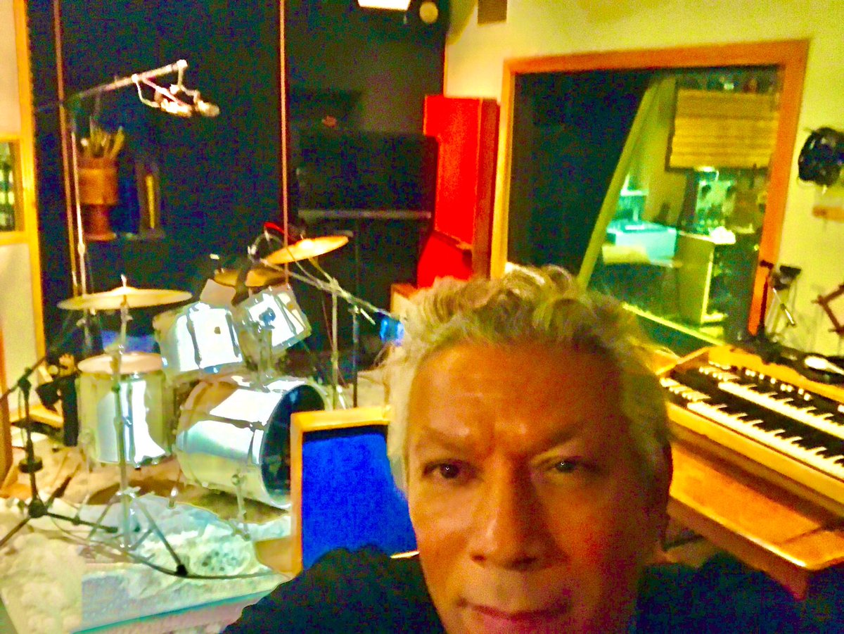 iAlexAlexander's tweet image. Session work in NYC yesterday. Worked out Zepp/Bonham style drum parts. 

#sessionwork #nyclife #studiorecording #zildjiancymbals #vicfirthsticks #remodrumheads