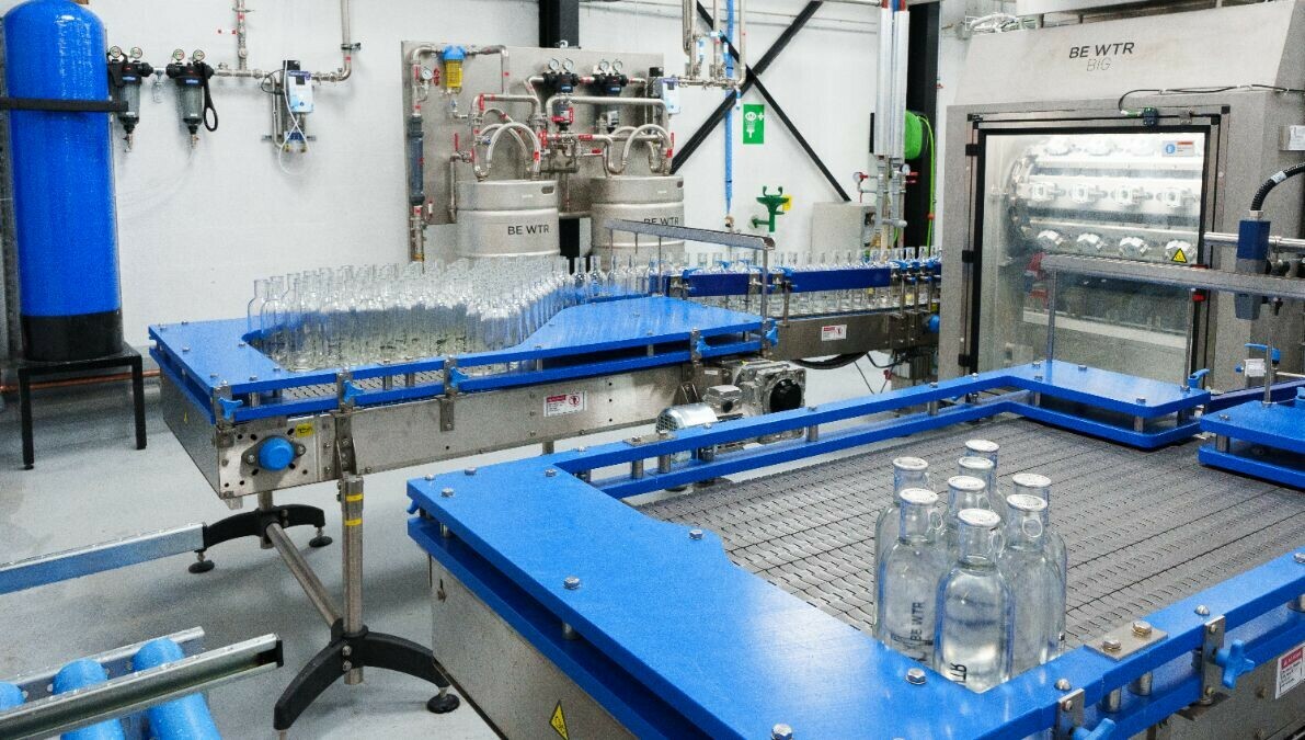 La technologie de l'entreprise corrézienne <a href="/UVGERMI/">UVGERMI®</a> utilisée pour mettre l'eau de Paris en bouteilles 
➡️ l.francebleu.fr/BrIX