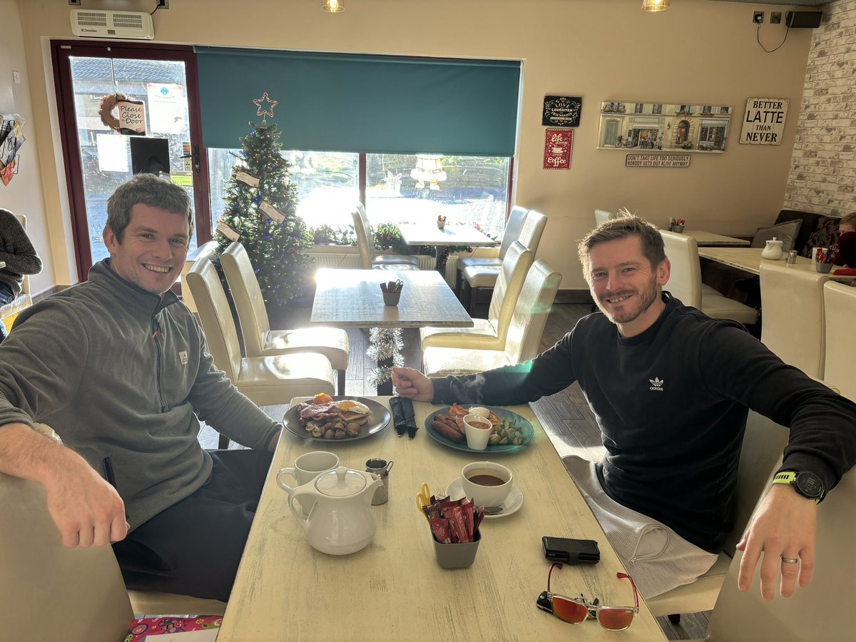 steeno10's tweet photo. Couple old boys catching up with our 1st Irish Fry on Home soil 🥓🍳☘️…. @ExeterChiefs 

#irishfry #rugby #chiefs #exeter #exeterchiefs #ulster #home #northernireland #breakfast https://t.co/x8xiQxNQsD