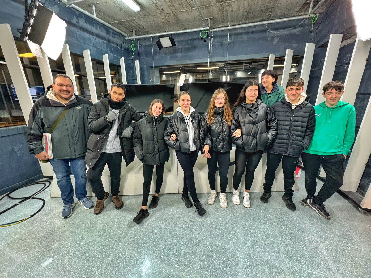 Aquest matí els alumnes de 4art d’ESO de l’<a href="/Ies_Els_Ports/">IES Els Ports</a> han visitat les instal•lacions de Comunicacions dels Ports per a saber com es fa la ràdio i la tele comarcal
🧑🏻‍🏫
#Morella #ElsPorts #Castelló #ComunitatValenciana <a href="/nordtv/">nord</a> <a href="/elsportsradio/">Els Ports Ràdio</a> <a href="/set_noticies/">setmanari Notícies</a>