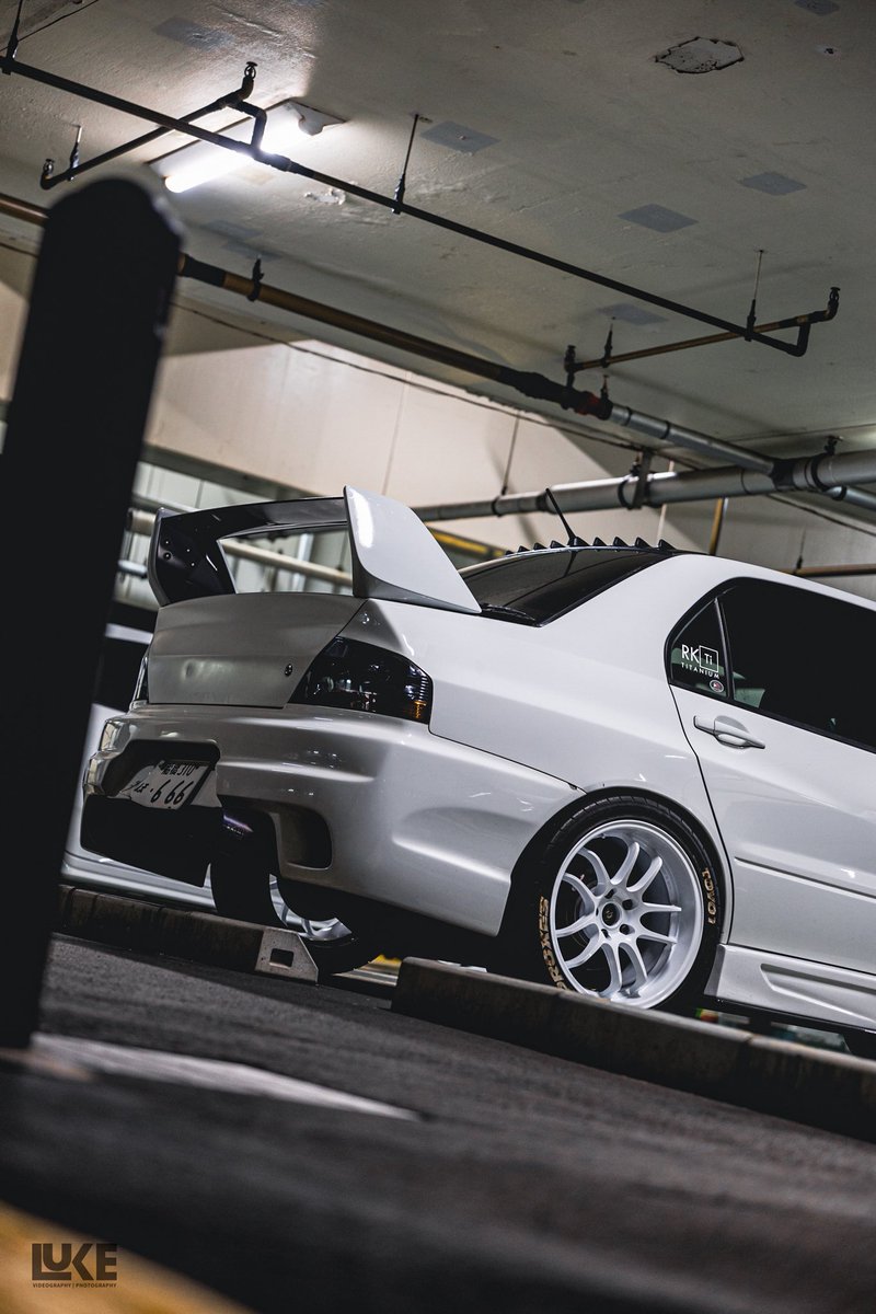 666evo8's tweet photo. おかえり相棒🔥🔥🔥
カーボンボンネット以外は
ナローでやりたい事はやり切った…！

・8MRヘッドライト
・Varis 06バンパー&amp;サイド
・Carbonetics カーボンフェンダー
・ENKEI PF01EVO 9.5 +22
・TOYOTIRE R1R 265/35/18
・MAQSバネ　F16k R12k

あとは色々リフレッシュしないと😓 https://t.co/rIYBt225Y0