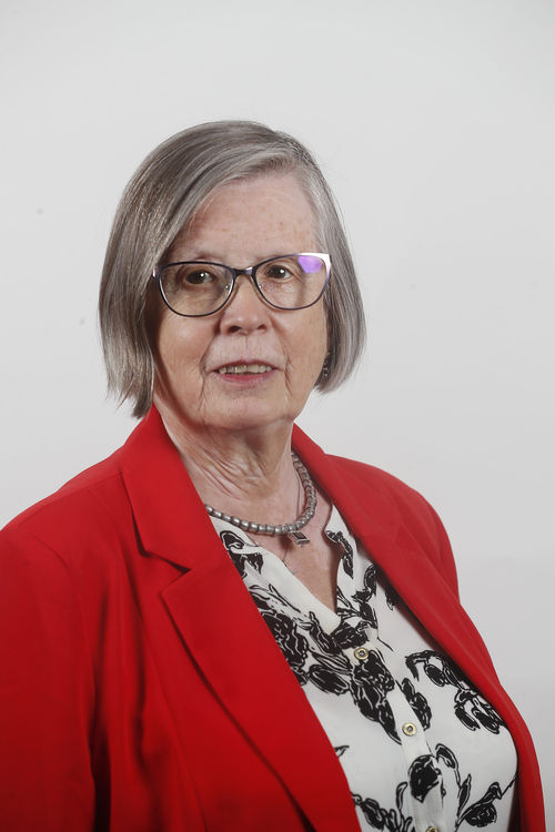 DiputadosDC's tweet photo. Lamentamos el sensible fallecimiento de nuestra colega diputada Mercedes Bulnes Núñez, QEPD. Durante la dictadura, sufrió el exilio y luego de regresar al pais, fue una destacada abogada defensora de los Derechos Humanos. Enviamos nuestras condolencias a su familia y amigos. https://t.co/Qjhi1CPc7p