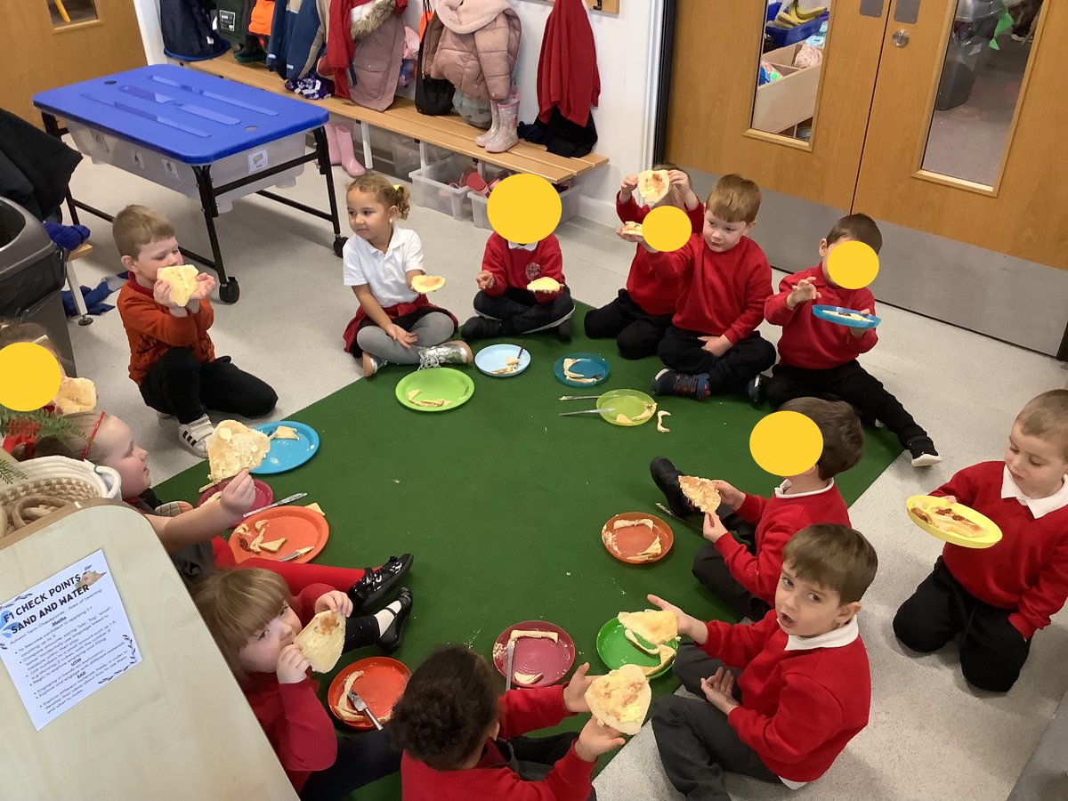 Hawthorne_EY's tweet photo. On Wednesday we celebrated Universal Children's Day in F1. Today, during our enrichment session, we made heart shaped toast with strawberry jam on to signify what every child has a right to... food and love!🍞🩷 https://t.co/3ZsJYhl0nV