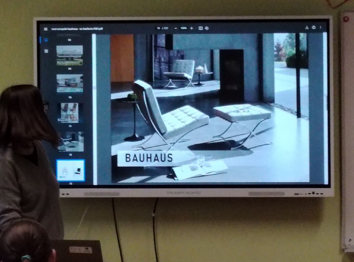 os_barilovic's tweet photo. Arhitektica Anamarija Rodak predstavila je inicijativu Novi europski Bauhaus učenicima kroz konkretne primjere. Trebala bi dovesti do zajedničkog osmišljavanja privlačnijih načina suživota, a temelji se na tri temeljne vrijednosti: održivosti, estetici i inkluzivnosti. https://t.co/kyrhDb0lRt