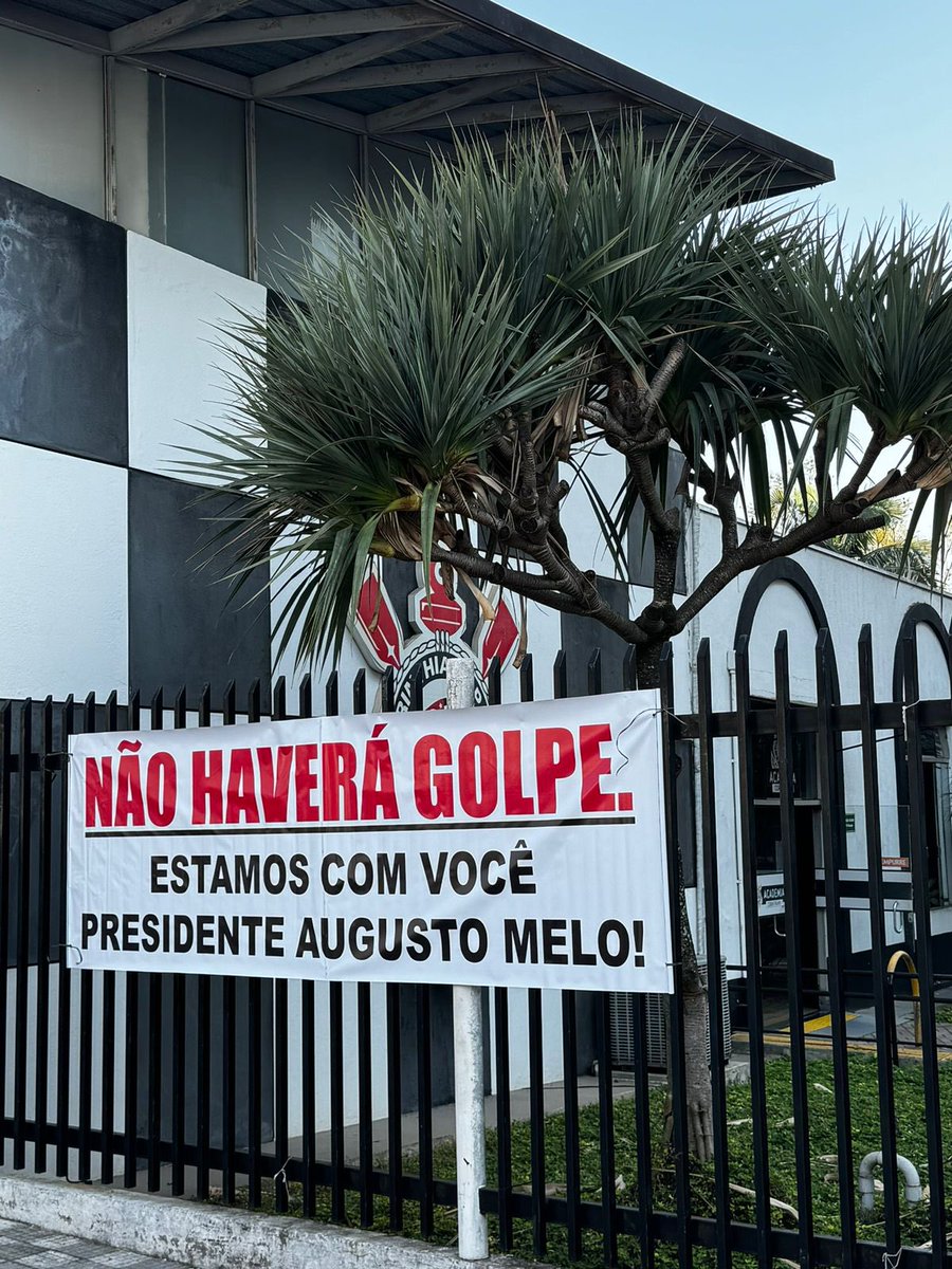esquadraodafiel's tweet photo. NÃO HAVERÁ GOLPE!

 ESTAMOS COM VOCÊ #augustomelo 

Vamos juntos tirar esses câncer que mama no CORINTHIANS!! 

#foratuma  #foraconselheiros #corinthians https://t.co/hWErchwy77