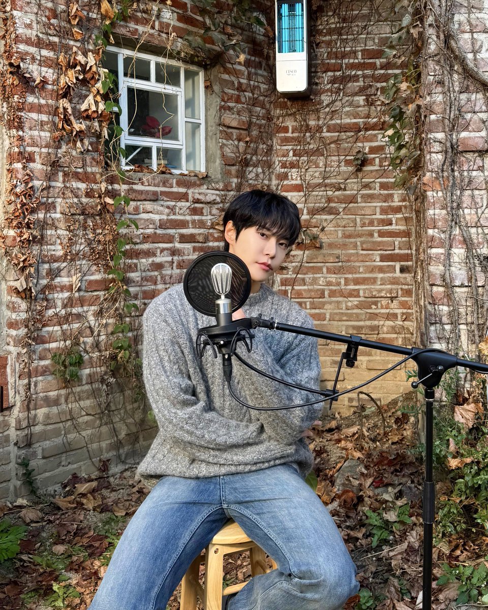 🍂🎤𓂃‧₊˚

#DOYOUNG #도영 #시리도록눈부신
#DOYOUNG_시리도록눈부신
#NCT #NCT127