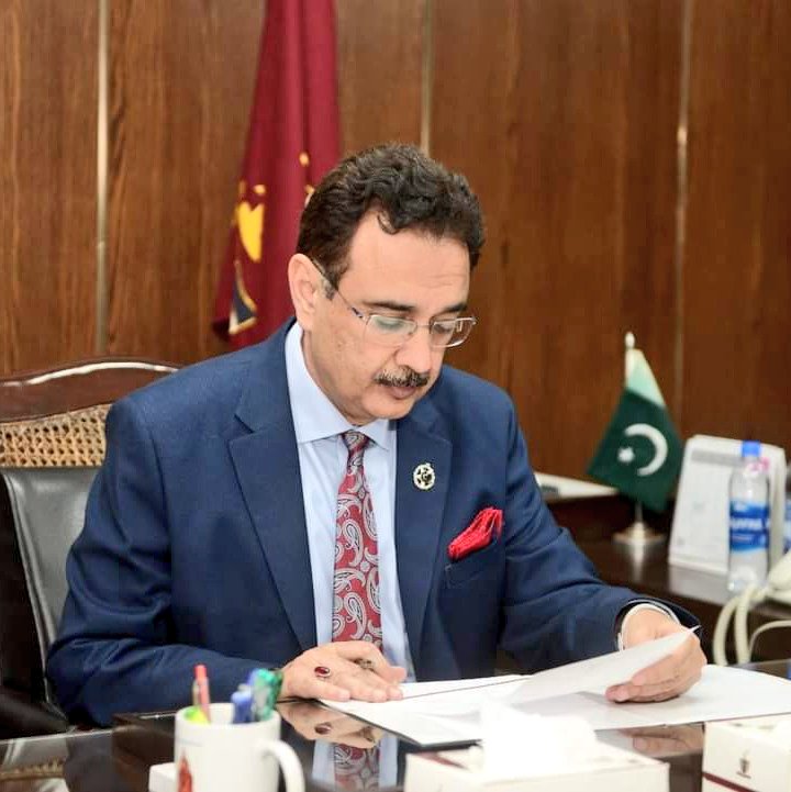 گورنمنٹ کالج یونیورسٹی لاہور کے 33ویں سربراہ 

Prof Dr Muhammad Ali Shah, a distinguished academician, has assumed charge as Vice Chancellor, GC University Lahore. Faculty &amp; staff warmly welcome him. We look forward to his visionary leadership for academic excellence, innovation