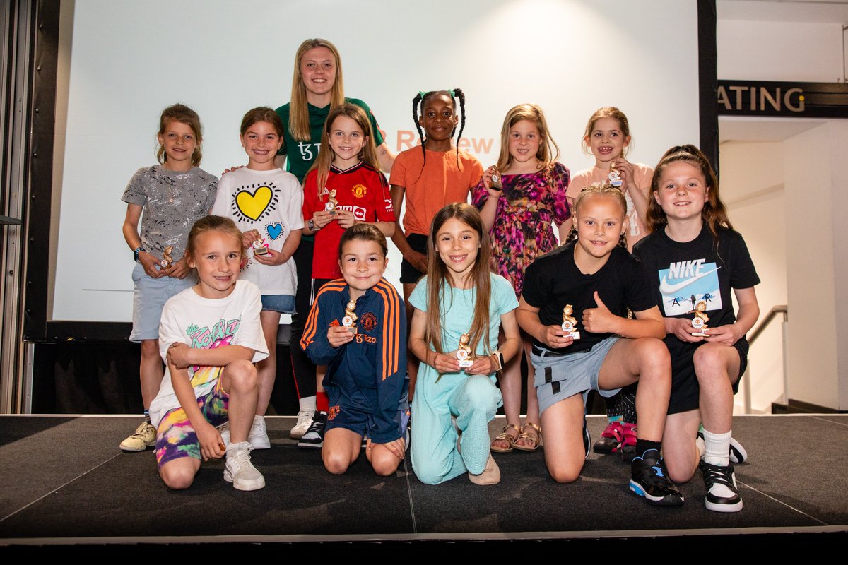 MU_Foundation's tweet photo. It was amazing to see #GirlsAcademy graduate @jess_simpson05 make her @ManUtdWomen debut earlier this week ๐
We're delighted for you, Jess - you're an inspiration to the young players in our Girls Academy โค๏ธ
#MUWomen | #JessSimpson https://t.co/F1oc1sjt9C
