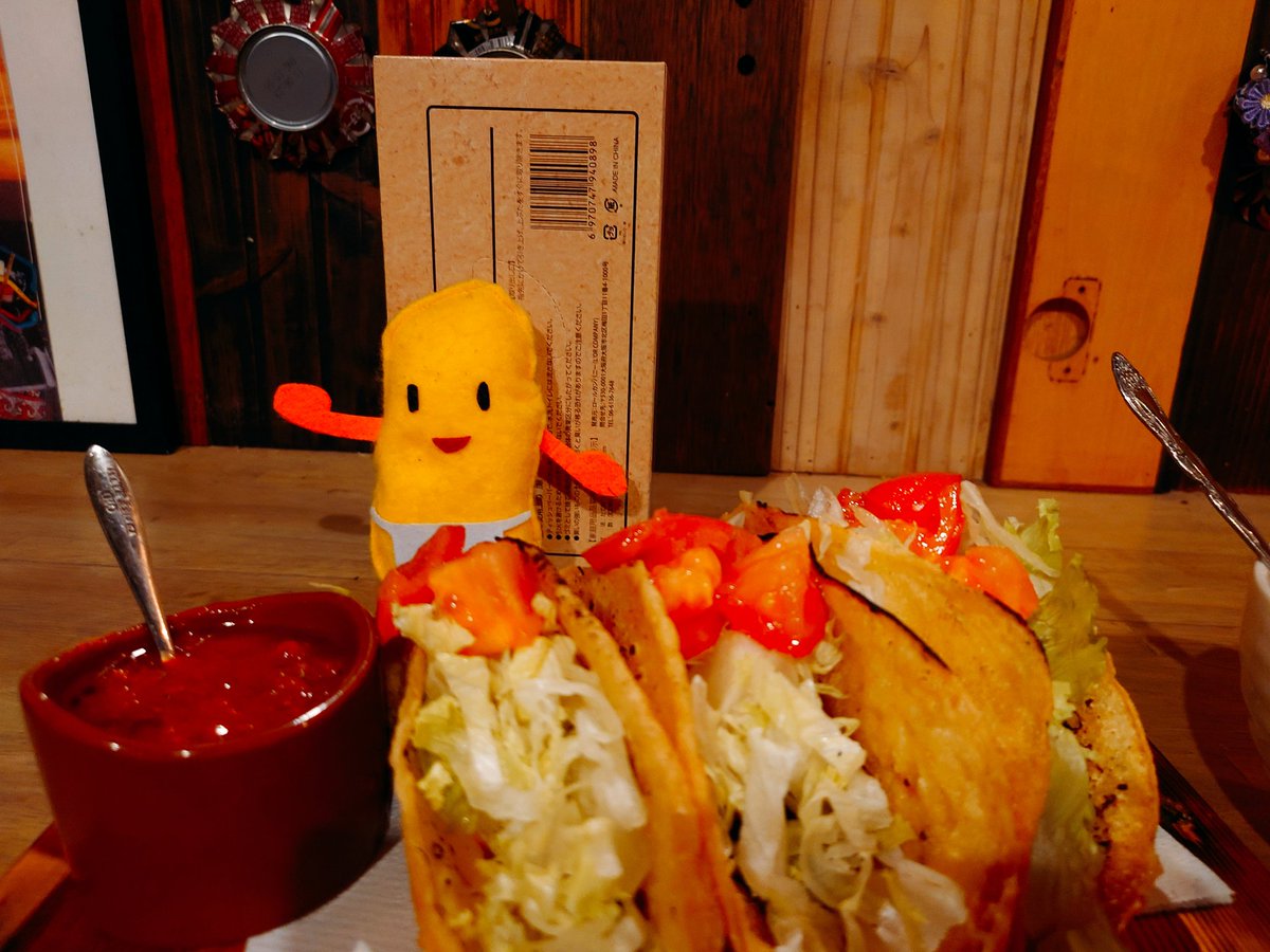 pulakun's tweet photo. cafe NooR（ノア）で激ウマタコスを眺めていたら、明日がサタデーナイトマーケットだと気がついたぷら♪
天気も良さそうだし快適に楽しめること間違いないぷら✨
皆で遊びに来るぷら★
11/23（土）16〜22時＠コザ銀天街

＃沖縄市 ＃銀天街 ＃商店街
＃イベント ＃タコス ＃コザ
＃天ぷらのぷ〜らくん https://t.co/QbDO46Xnln