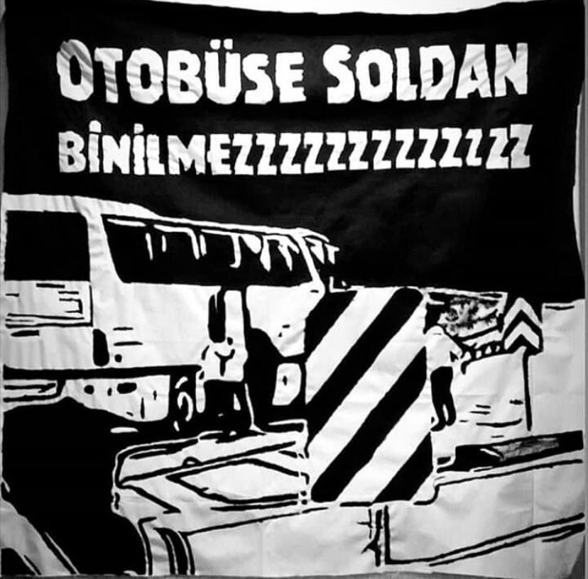 asiruhkapali's tweet photo. OTOBÜSE SOLDAN BİNİLMEZ!
#Beşiktaş #çArşı https://t.co/CM6vln08if