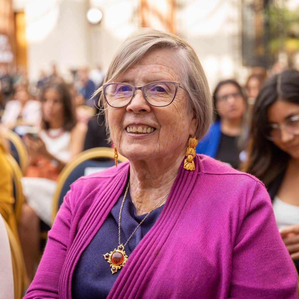 vidalcvale's tweet image. Fallece la compañera y diputada Mercedes Bulnes (FA), quien enfrentaba un agresivo cáncer. Mis condolencias a su familia en este difícil momento.

Repudio absoluto a la inhumanidad de la derecha, que, en su momento más crítico, negó su solicitud de reemplazo, obligándola a seguir…