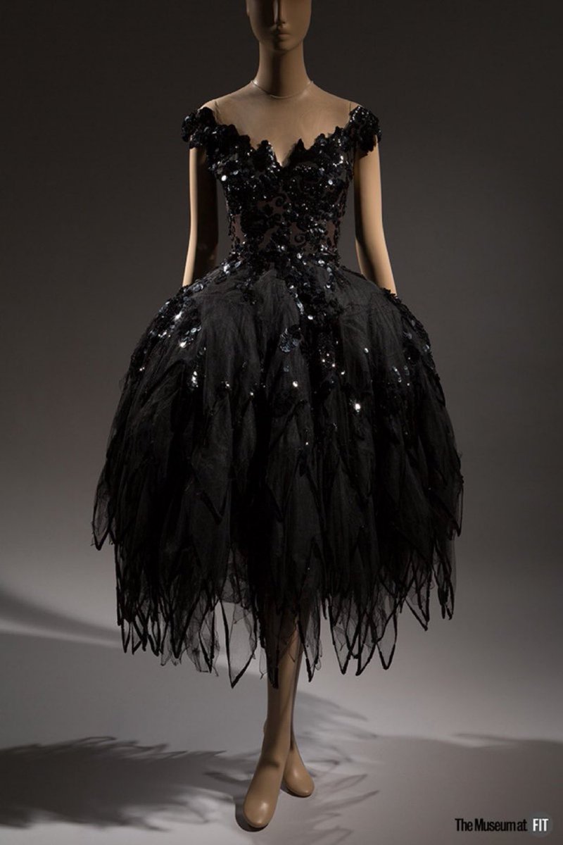 MadameGilflurt's tweet photo. I’m celebrating 4 years of #Frockingfabulous with 2024's biggest hits!: #HowardGreer’s 1951 Odile took its inspiration from Swan Lake, to create sheer drama. #fashionhistory via the Museum at FIT. https://t.co/dz5y62hdrH