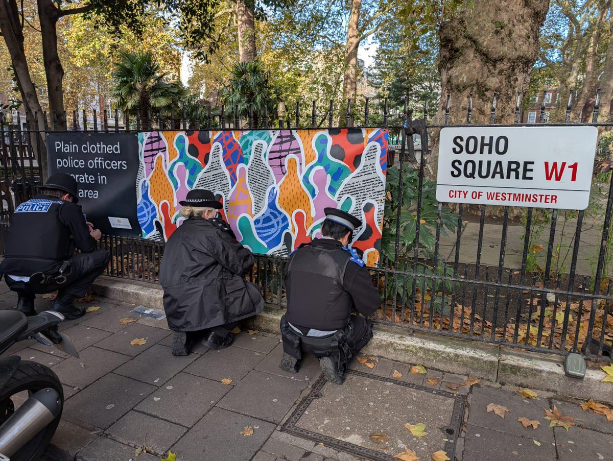 Our crime prevention banners are now live at #sohosquare! 

As it is ASB awareness week, our SNT team and TCT team have put up 2 banners at Soho Square to remind people to #lookuplookout and #staysafe