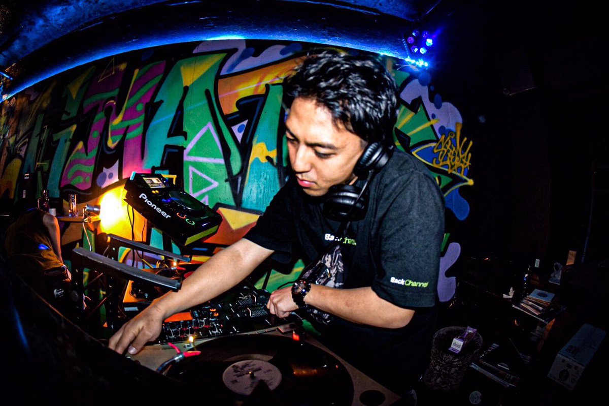 Resonance レゾナンス (@resonance_hbb) on Twitter photo 【酒宴 演者紹介11】
RYOYO
ビートボクサーとしても日本トップレベルの男がDJで参戦!
チケットlink. 🔻
noroshi.zaiko.io/item/366866 【酒宴 演者紹介11】
RYOYO
ビートボクサーとしても日本トップレベルの男がDJで参戦!
チケットlink. 🔻
noroshi.zaiko.io/item/366866